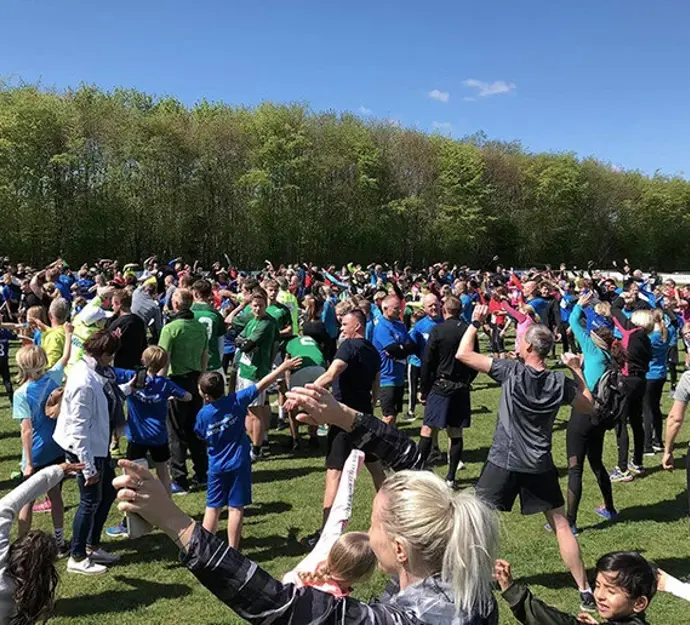 Fælles opvarmning af mange tilmeldte til Hedenstedløbet